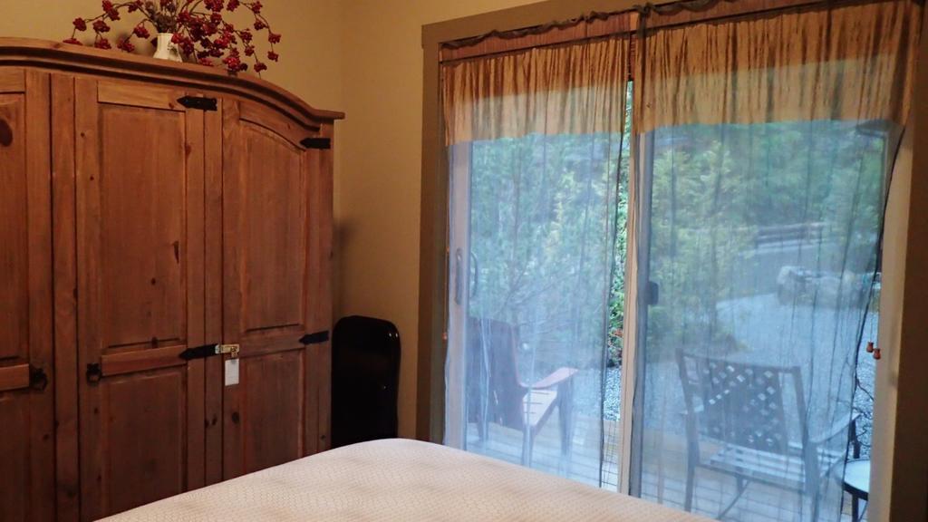Wild Coast Chalets 포트 렌프루 객실 사진