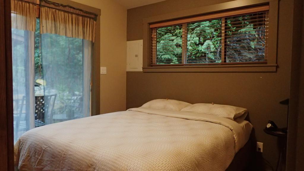 Wild Coast Chalets 포트 렌프루 객실 사진