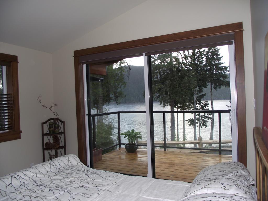 Wild Coast Chalets 포트 렌프루 외부 사진