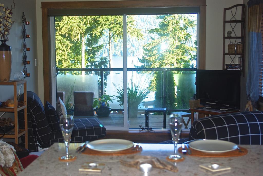 Wild Coast Chalets 포트 렌프루 객실 사진