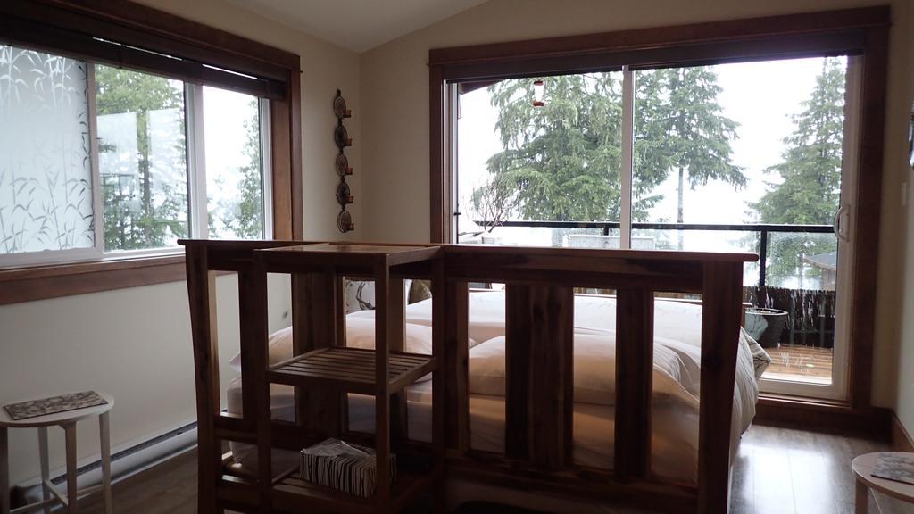 Wild Coast Chalets 포트 렌프루 외부 사진